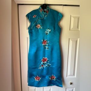Asian silky like beautiful turquoise dress with flowers, size XL in Asian size